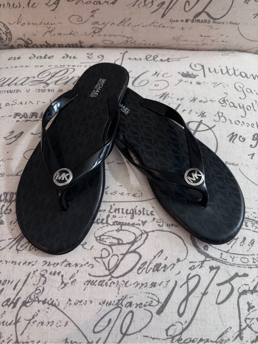 Michael Kors Jet Set Jelly Black Glossy MK Logo Thong Sandals